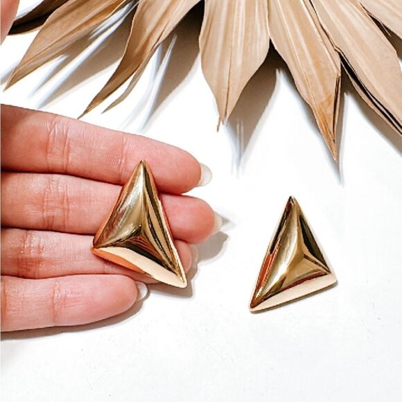 Gold geo stud earrings N414 - Picture 5 of 5